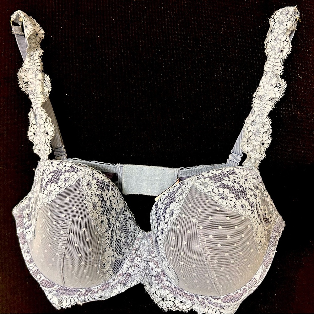 Victoria Secret EUC size 34DD Bra